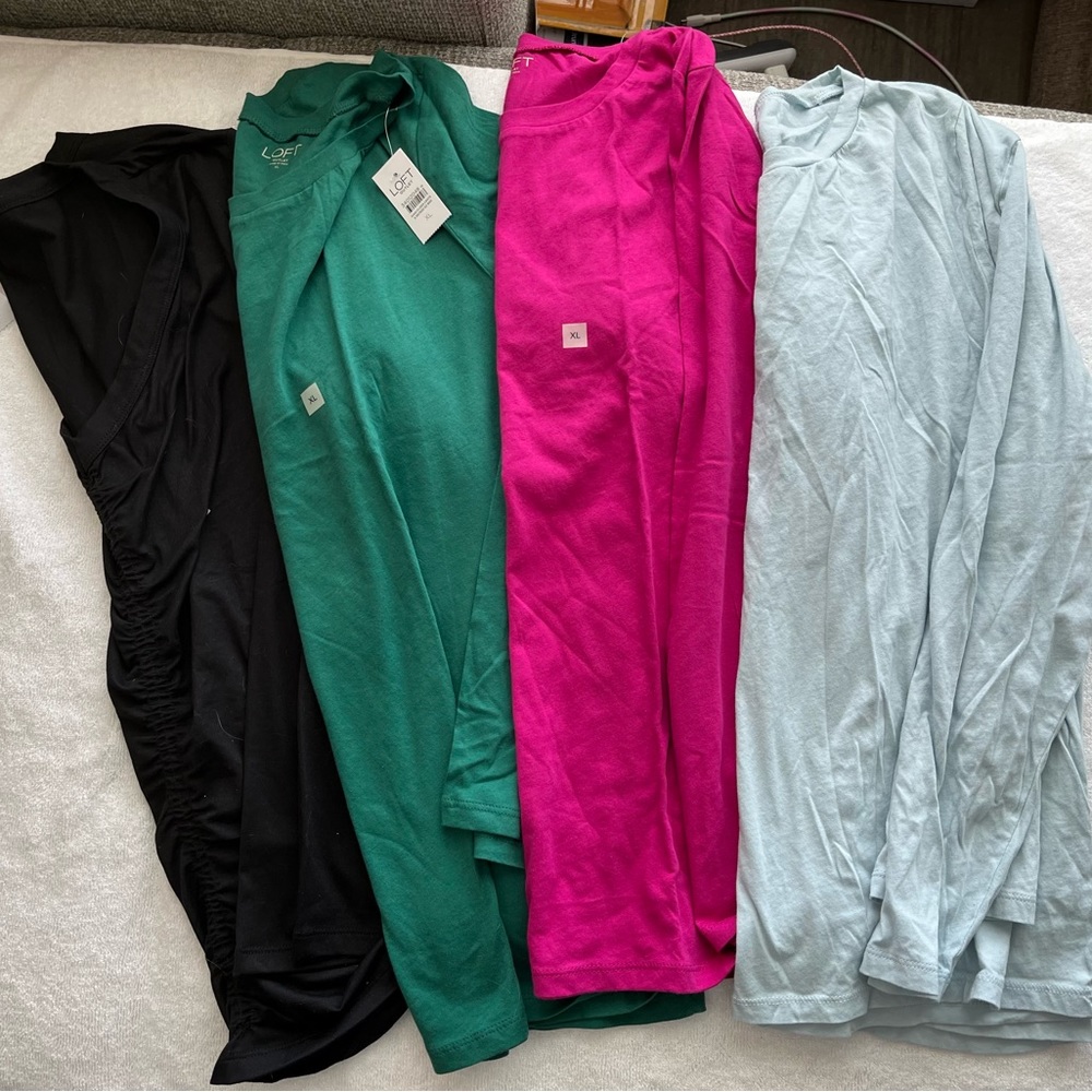 Loft Long Sleeve Tees - Lot of 4